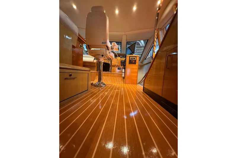 Slide: The Image of Modern kitchen in 2000 Northern Pacific Motor Yacht with appliances and double sink. - 18