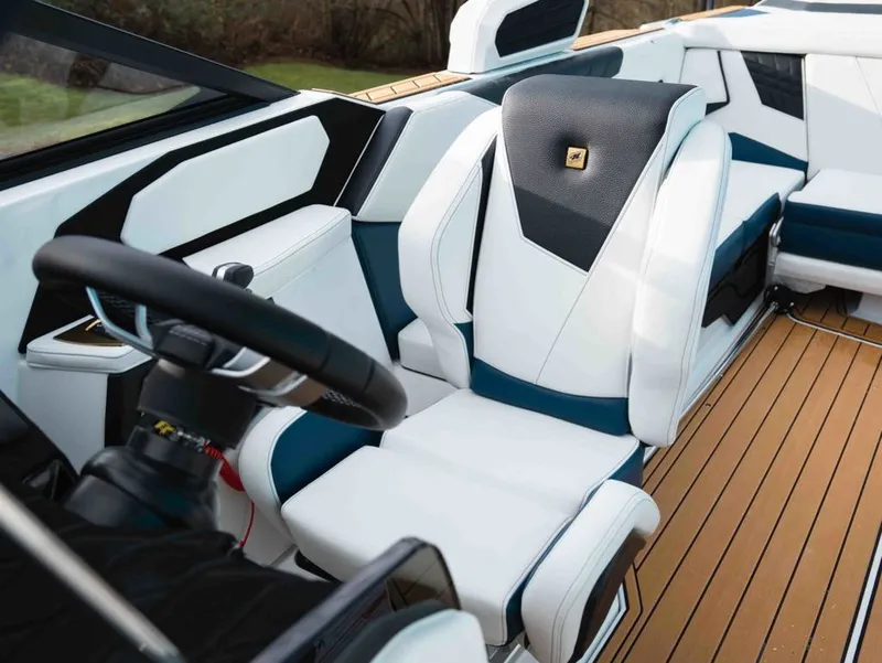 Slide: The Image of Nautique Super Air Nautique S23 2026 - 14