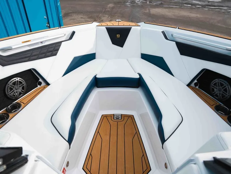 Slide: The Image of Nautique Super Air Nautique S23 2026 - 3