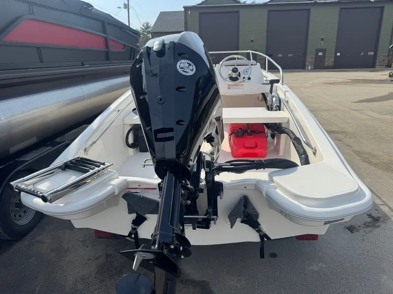 Slide: The Image of Boston Whaler 130 Super Sport 2026 - 4