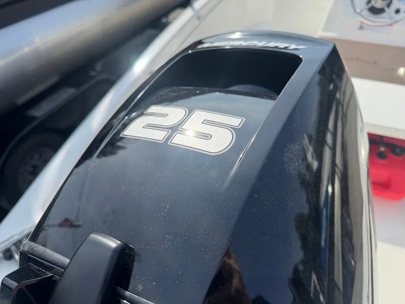 Slide: The Image of Boston Whaler 130 Super Sport 2026 - 5