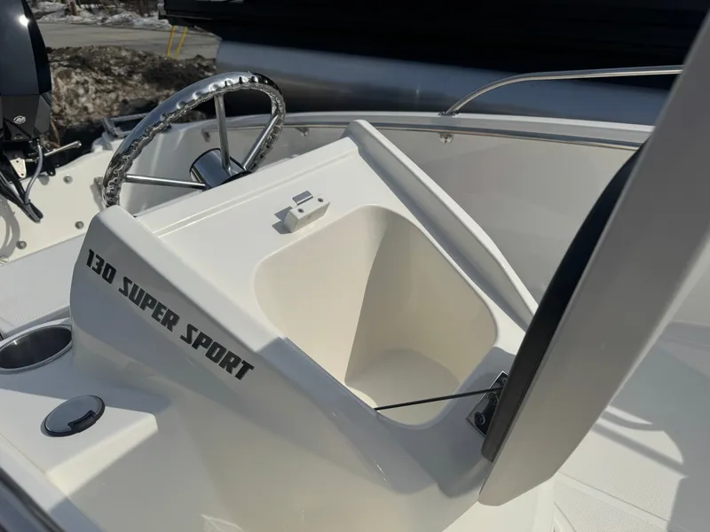 Slide: The Image of Boston Whaler 130 Super Sport 2026 - 8