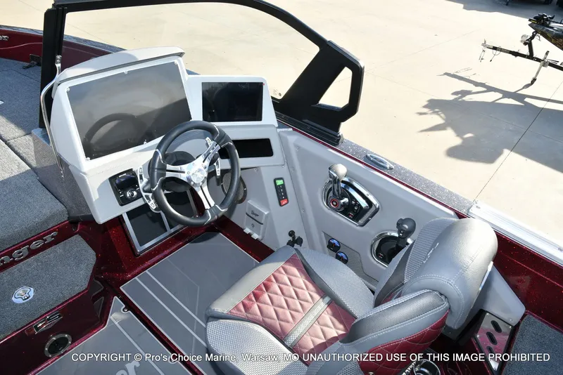 Slide: The Image of Ranger 621FS Pro w/400HP Mercury Verado V-10 2026 - 13