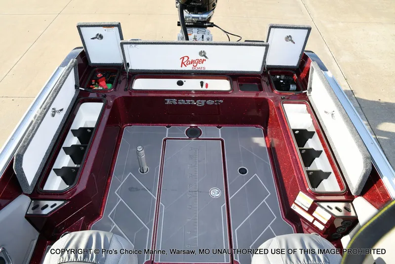 Slide: The Image of Ranger 621FS Pro w/400HP Mercury Verado V-10 2026 - 16