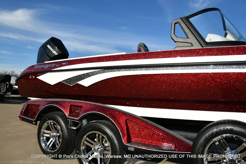 Slide: The Image of Ranger 621FS Pro w/400HP Mercury Verado V-10 2026 - 17