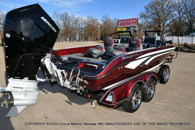 Slide: The Image of Ranger 621FS Pro w/400HP Mercury Verado V-10 2026 - 18