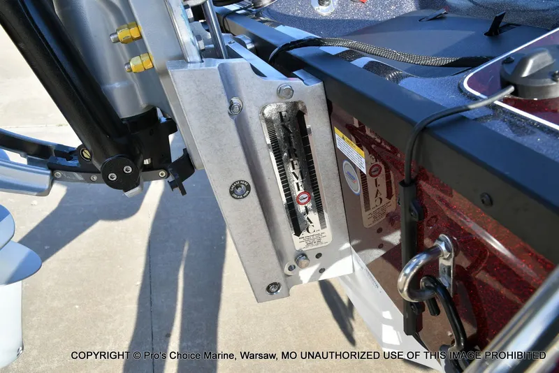 Slide: The Image of Ranger 621FS Pro w/400HP Mercury Verado V-10 2026 - 21