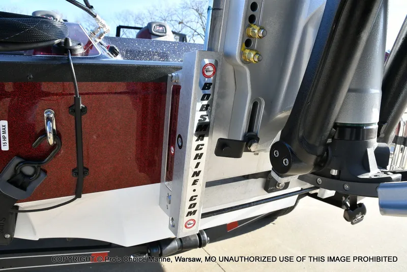 Slide: The Image of Ranger 621FS Pro w/400HP Mercury Verado V-10 2026 - 24