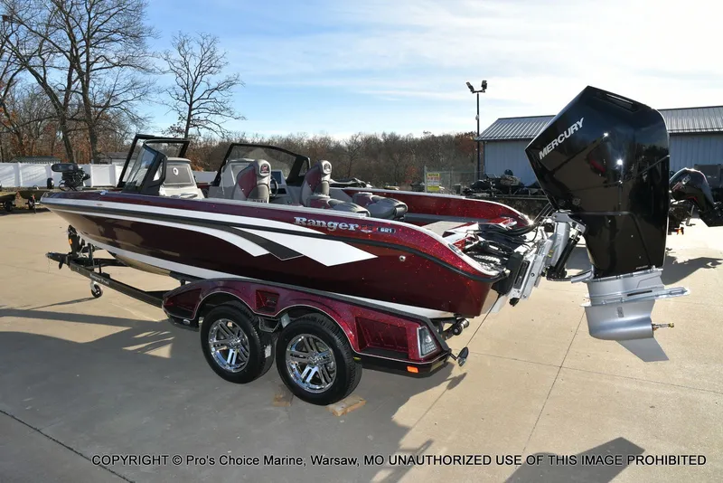 Slide: The Image of Ranger 621FS Pro w/400HP Mercury Verado V-10 2026 - 26