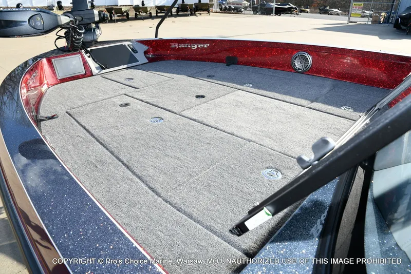 Slide: The Image of Ranger 621FS Pro w/400HP Mercury Verado V-10 2026 - 35