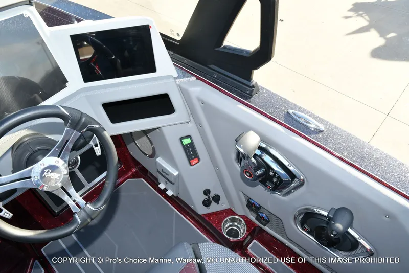 Slide: The Image of Ranger 621FS Pro w/400HP Mercury Verado V-10 2026 - 37