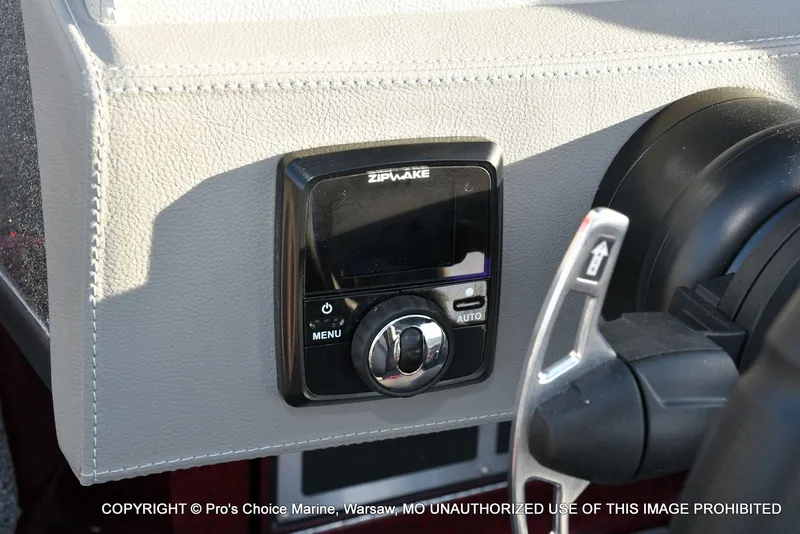 Slide: The Image of Ranger 621FS Pro w/400HP Mercury Verado V-10 2026 - 38