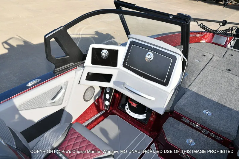 Slide: The Image of Ranger 621FS Pro w/400HP Mercury Verado V-10 2026 - 39