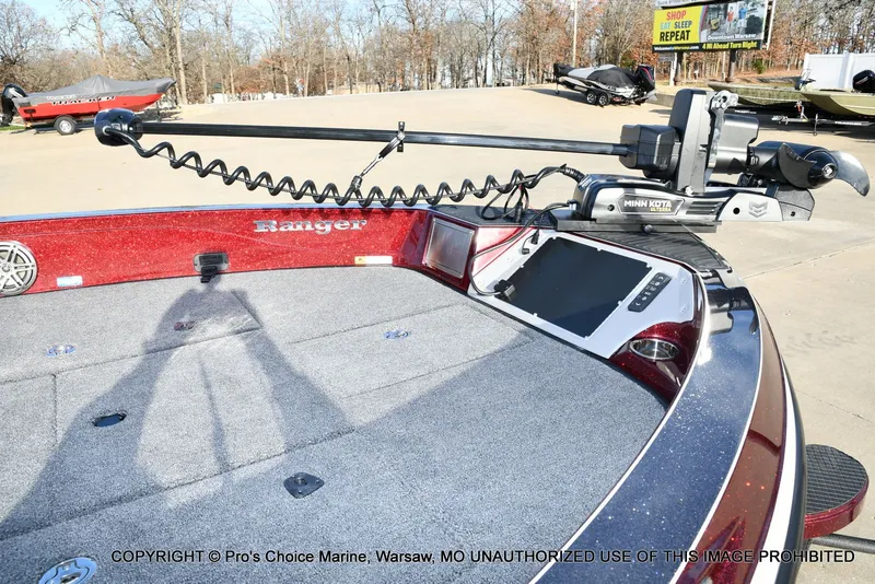Slide: The Image of Ranger 621FS Pro w/400HP Mercury Verado V-10 2026 - 4