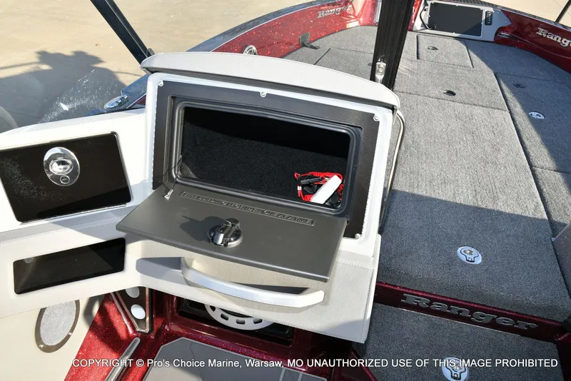 Slide: The Image of Ranger 621FS Pro w/400HP Mercury Verado V-10 2026 - 40