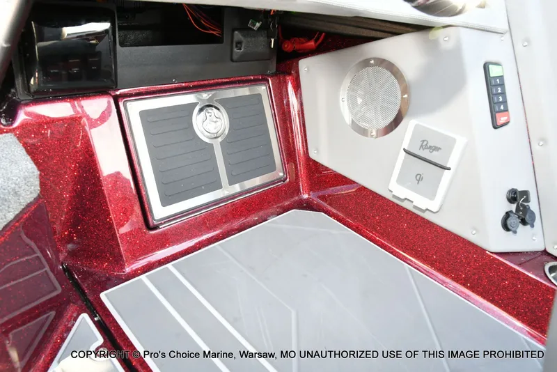 Slide: The Image of Ranger 621FS Pro w/400HP Mercury Verado V-10 2026 - 42