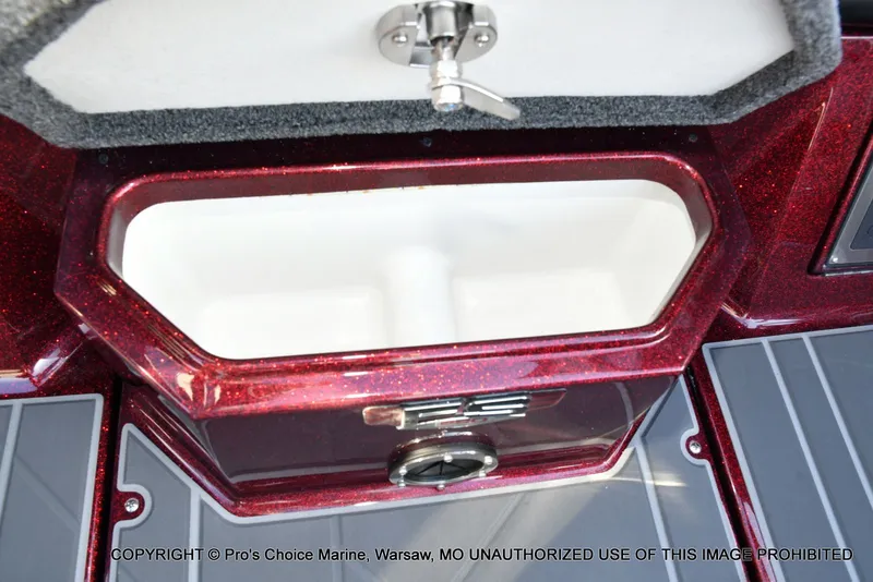 Slide: The Image of Ranger 621FS Pro w/400HP Mercury Verado V-10 2026 - 46