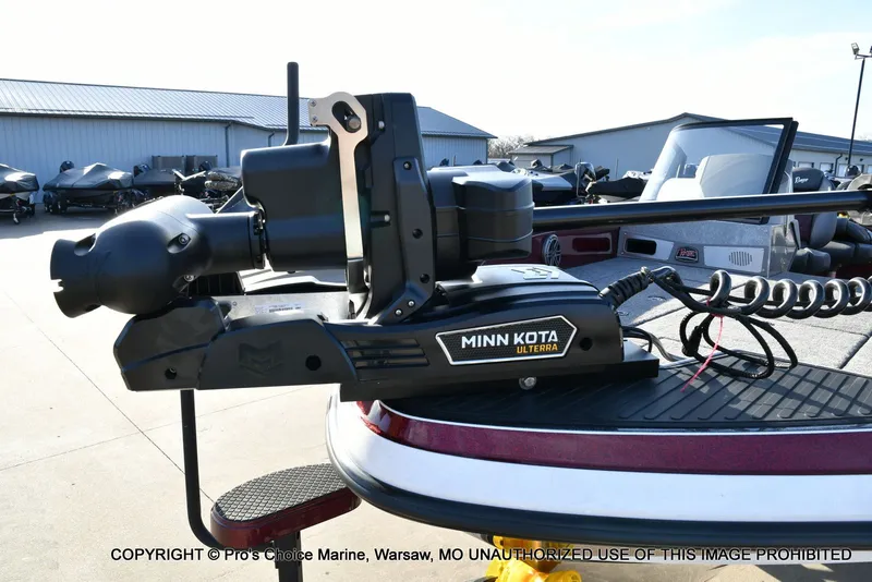 Slide: The Image of Ranger 621FS Pro w/400HP Mercury Verado V-10 2026 - 5