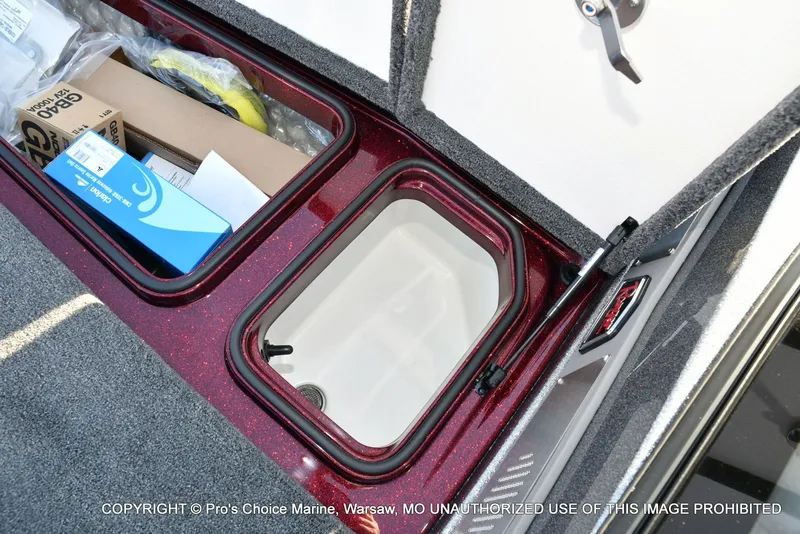 Slide: The Image of Ranger 621FS Pro w/400HP Mercury Verado V-10 2026 - 53