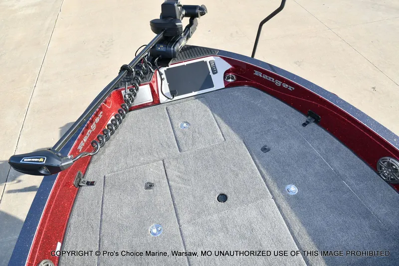 Slide: The Image of Ranger 621FS Pro w/400HP Mercury Verado V-10 2026 - 55