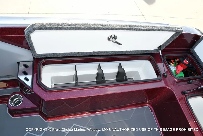 Slide: The Image of Ranger 621FS Pro w/400HP Mercury Verado V-10 2026 - 66