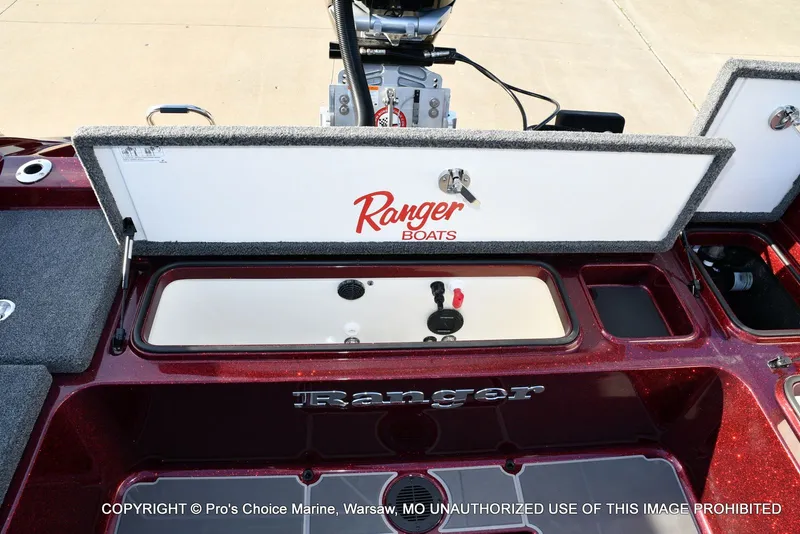 Slide: The Image of Ranger 621FS Pro w/400HP Mercury Verado V-10 2026 - 70