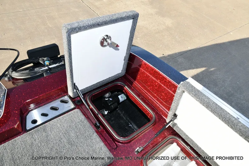 Slide: The Image of Ranger 621FS Pro w/400HP Mercury Verado V-10 2026 - 72