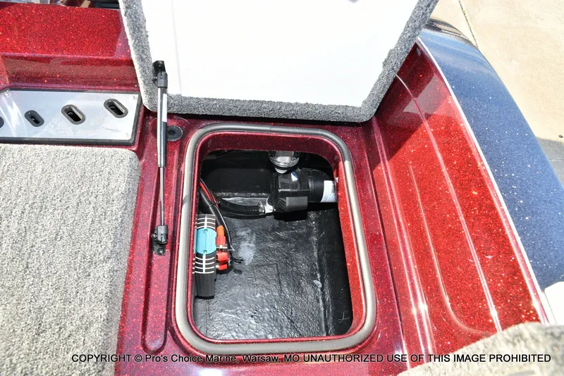 Slide: The Image of Ranger 621FS Pro w/400HP Mercury Verado V-10 2026 - 73