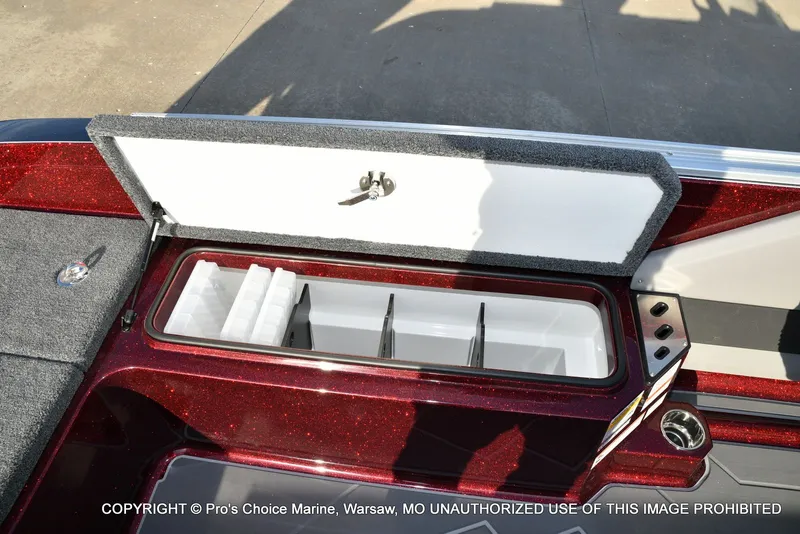 Slide: The Image of Ranger 621FS Pro w/400HP Mercury Verado V-10 2026 - 74