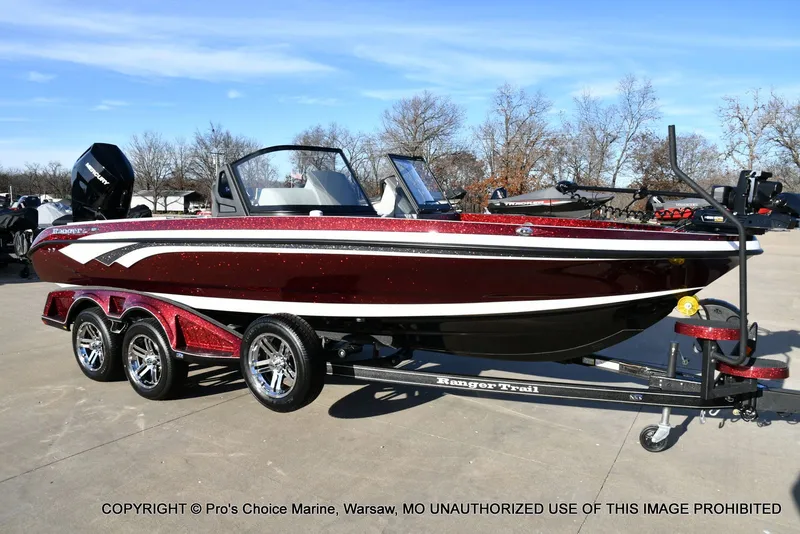 Slide: The Image of Ranger 621FS Pro w/400HP Mercury Verado V-10 2026 - 76