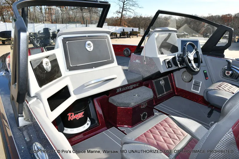 Slide: The Image of Ranger 621FS Pro w/400HP Mercury Verado V-10 2026 - 9