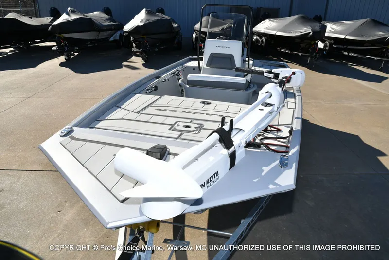 Slide: The Image of Tracker CLASSIC CC 2026 - 26