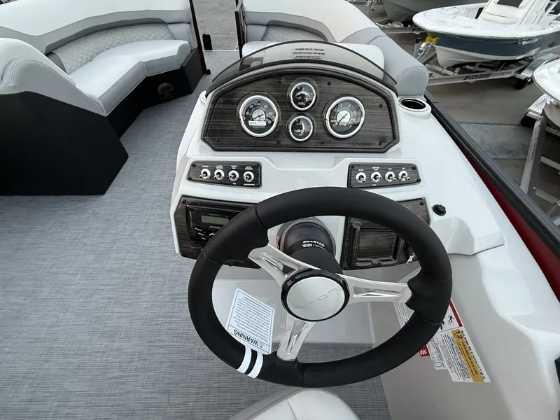 Slide: The Image of Lowe SS230 LWC00373G526 2026 - 11