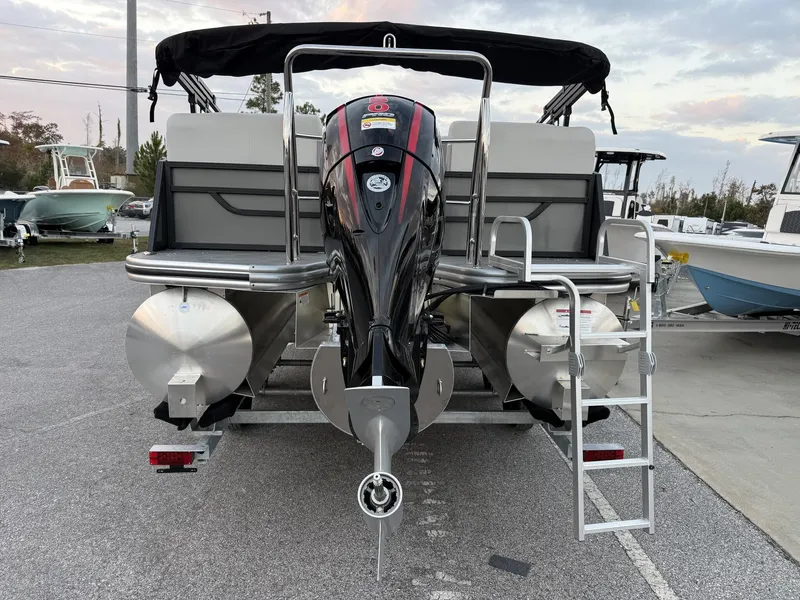 Slide: The Image of Lowe SS230 LWC00373G526 2026 - 3