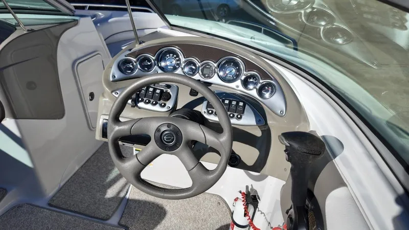 Slide: The Image of Crownline Boats 220 LS 2007 - 13