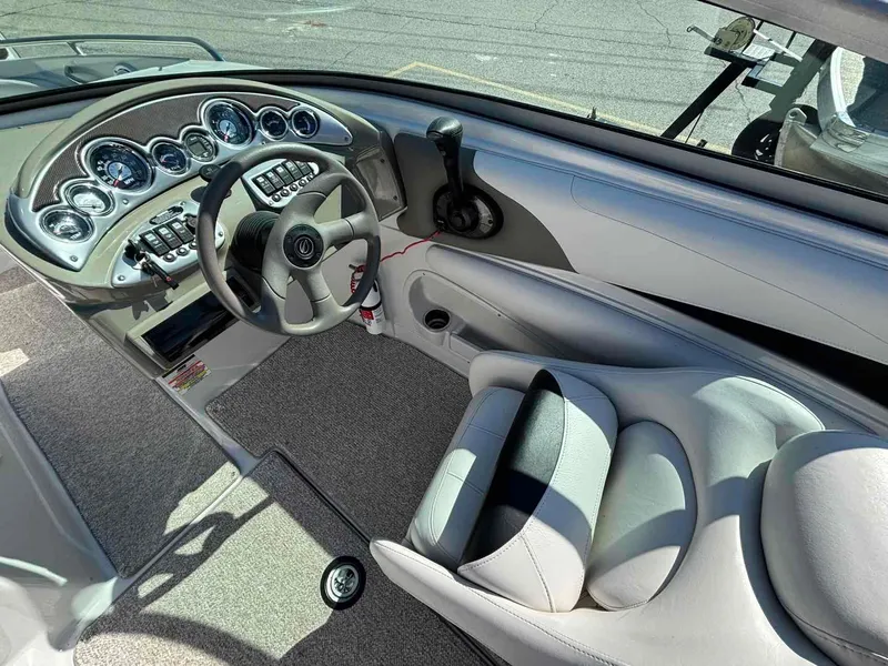 Slide: The Image of Crownline Boats 220 LS 2007 - 8