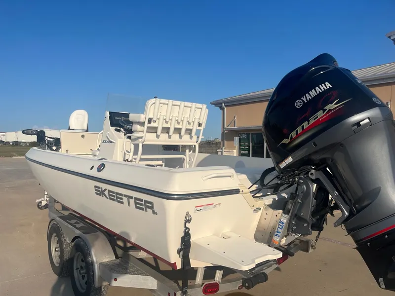 Slide: The Image of Skeeter SX2250 2021 - 10