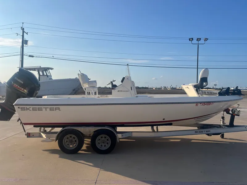 Slide: The Image of Skeeter SX2250 2021 - 7