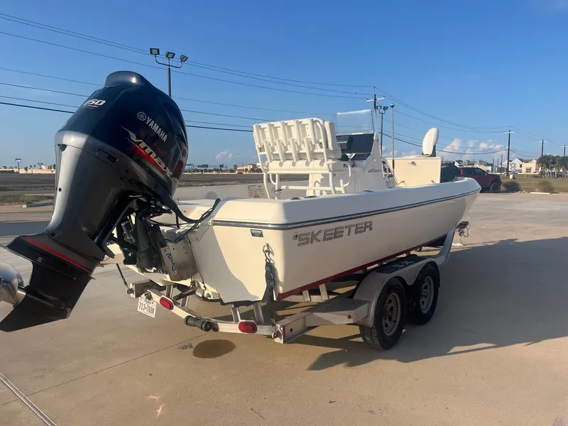 Slide: The Image of Skeeter SX2250 2021 - 8