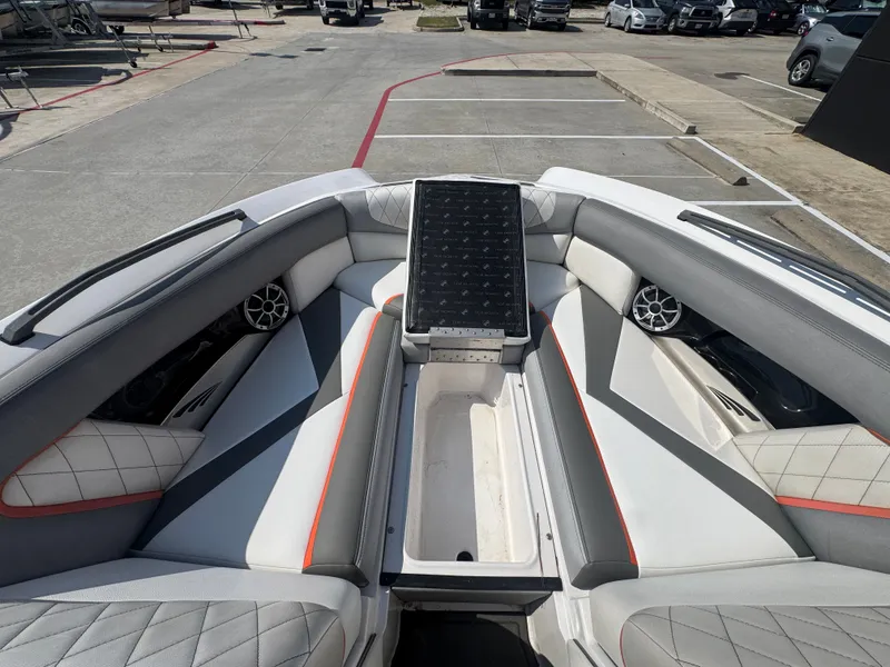 Slide: The Image of Tigé RZ4 2015 - 26