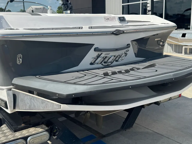 Slide: The Image of Tigé RZ4 2015 - 45