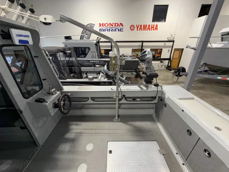 Slide: The Image of Hewescraft 240 Alaskan 2016 - 14