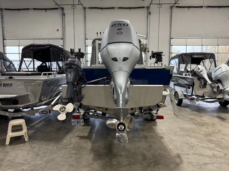 Slide: The Image of Hewescraft 240 Alaskan 2016 - 3