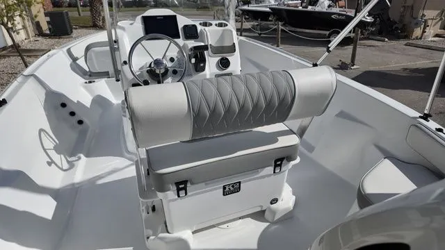 Slide: The Image of ALK 2 Powerboats 18CRS 2026 - 18