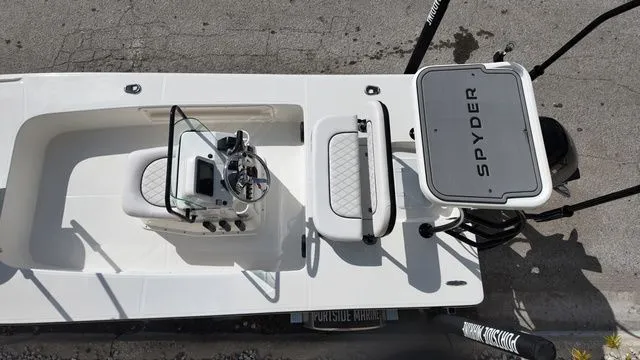 Slide: The Image of Spyder FX17 Flicker 2026 - 12