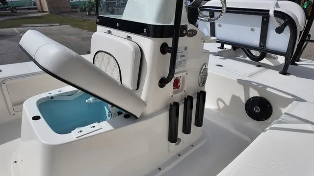 Slide: The Image of Spyder FX17 Flicker 2026 - 19