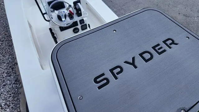 Slide: The Image of Spyder FX17 Flicker 2026 - 35