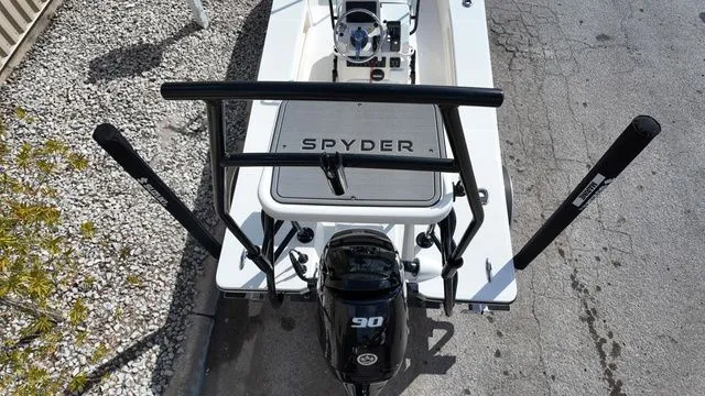 Slide: The Image of Spyder FX17 Flicker 2026 - 9