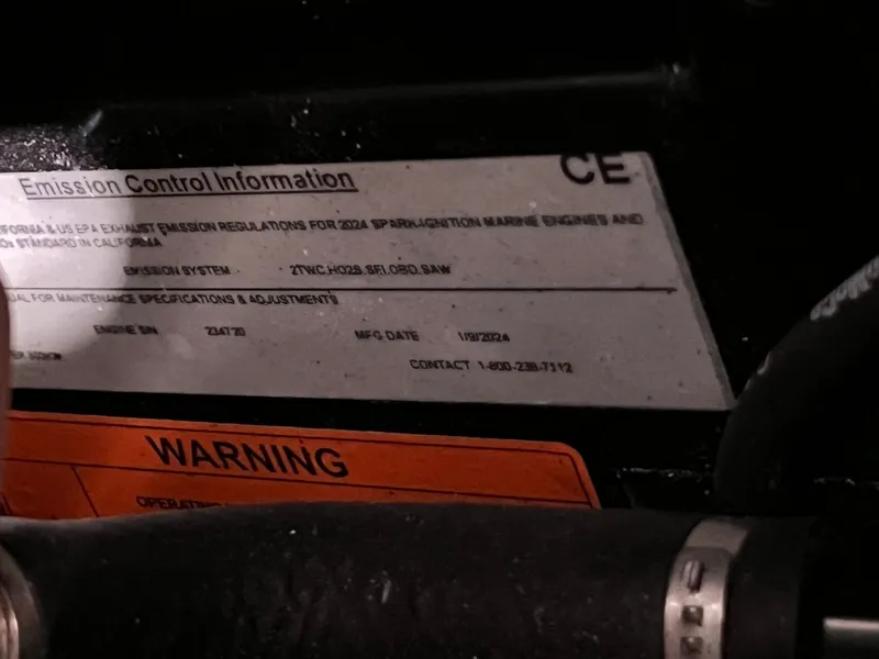 Slide: The Image of Tigé Ultré 25ZX 2024 - 44