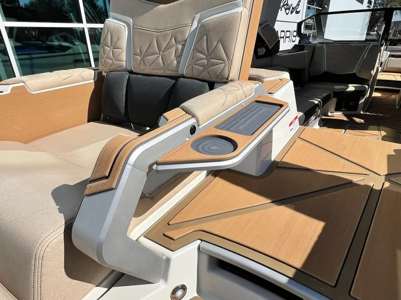 Slide: The Image of Nautique Super Air Nautique G25 Paragon 2026 - 19
